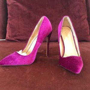 Liliana magenta pump size 8.5